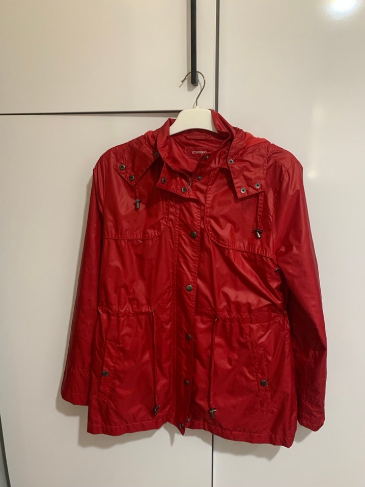 LCW Kadın Kırmızı Düğmeli Midi Yağmurluk - Görsel 2