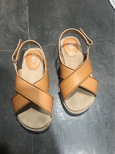 Zara kız çocuk sandalet