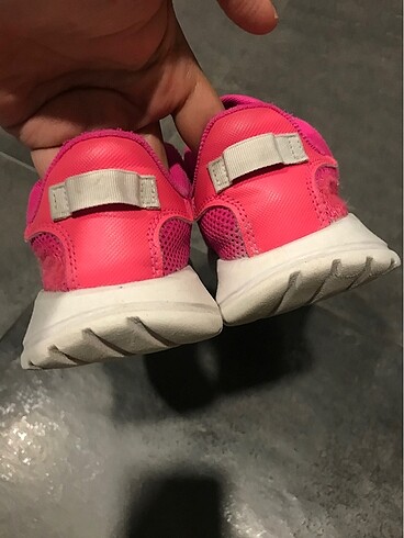 31 Beden pembe Renk Adidas kız çocuk spor ayakkabı