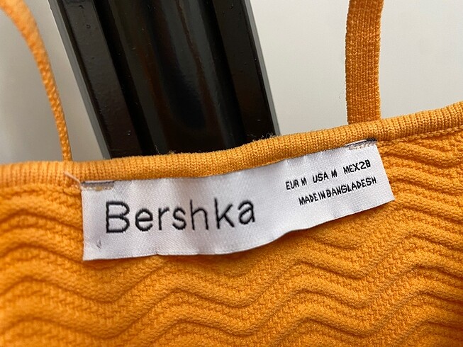 m Beden Bershka turuncu yazlık elbise
