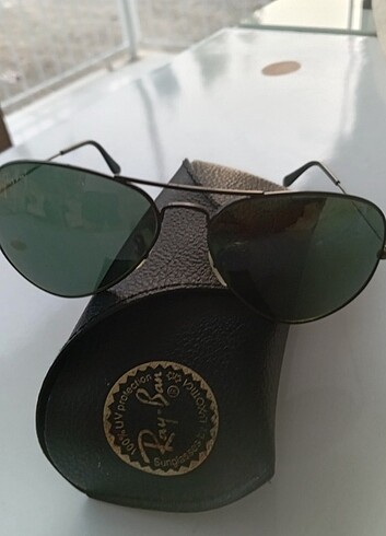 Ray-Ban güneş gözlüğü