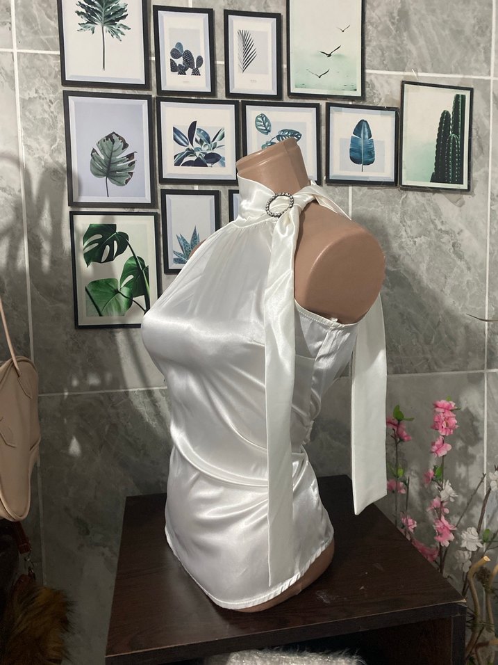 Beyaz Drapeli Halter Yaka Kadın Bluz - Görsel 4