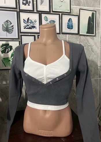 Düğmeli Gri Uzun Kollu Crop Top - Görsel 2