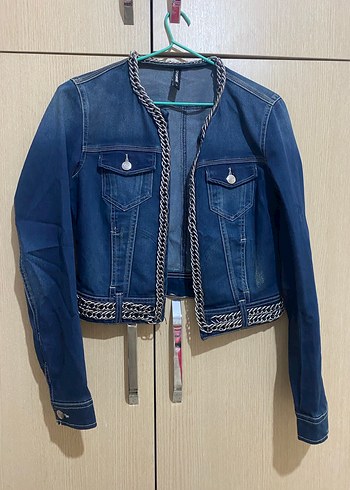 Zincir Detaylı Mavi Kadın Kot Ceket - Görsel 3