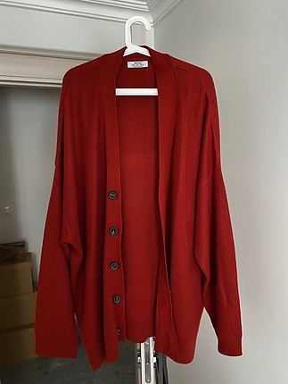 BERSHKA OVERSIZE UNISEX HIRKA