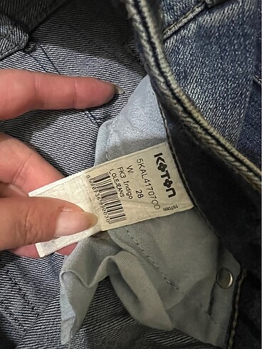 28 Beden Koton Yırtık Kot Pantolon