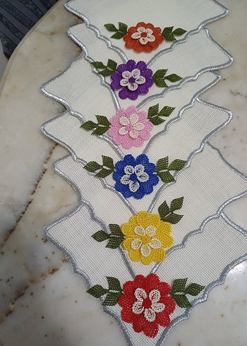 Renkli Nakışlı El Yapımı Peçeteler