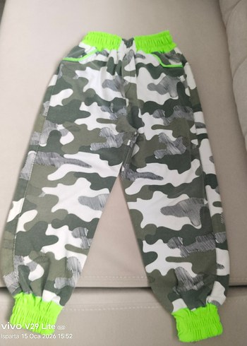 Erkek Çocuk Kamuflaj Desenli Bol Kesim Pantolon - Görsel 3