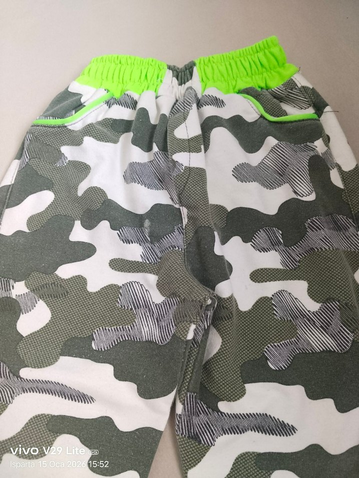 Erkek Çocuk Kamuflaj Desenli Bol Kesim Pantolon - Görsel 2