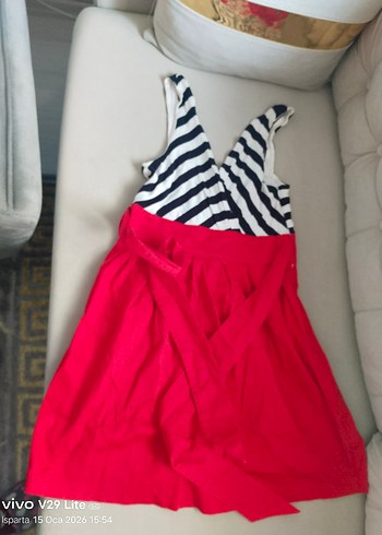 Kırmızı Etekli Çizgili V Yaka Midi Elbise - Görsel 3