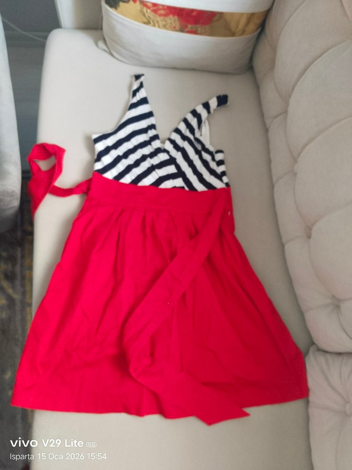 Kırmızı Etekli Çizgili V Yaka Midi Elbise - Görsel 4