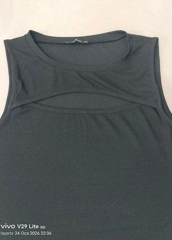 Siyah Yüksek Yakalı Kolsuz Crop Top - Görsel 7