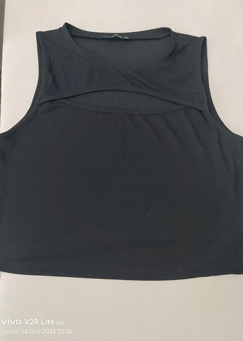 Siyah Yüksek Yakalı Kolsuz Crop Top - Görsel 3