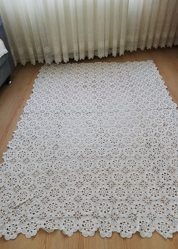 Beyaz İşlemeli El İşi Örtü