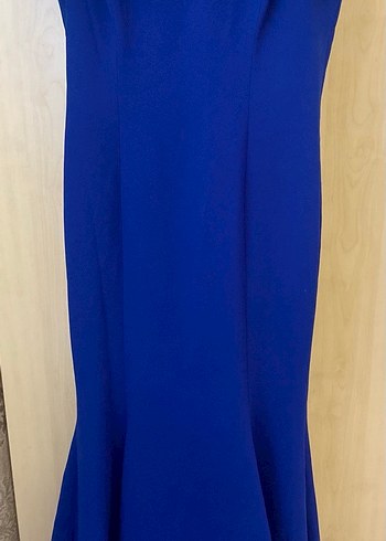 Mavi İşlemeli V Yaka Uzun Elbise - Görsel 3