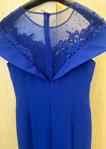 Mavi İşlemeli V Yaka Uzun Elbise - Görsel 2