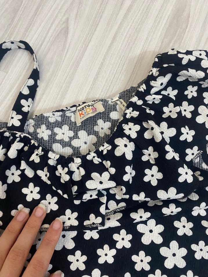 Çiçek Desenli Askılı Fırfırlı Kız Bluzu - Görsel 2