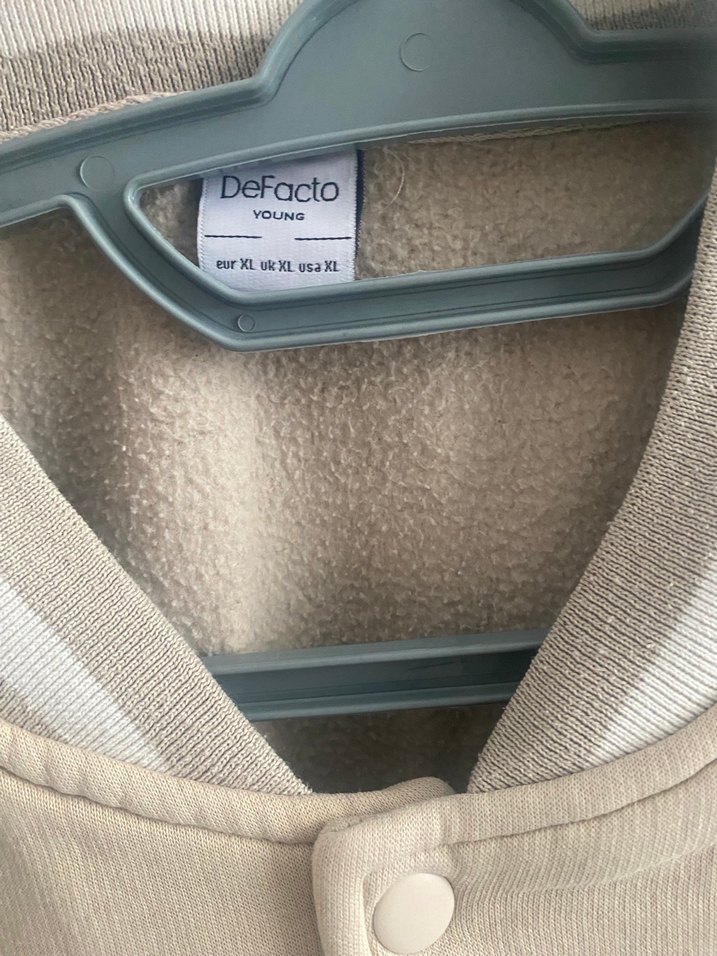 Düğmeli Bej Kadın Bomber Ceket - Görsel 2