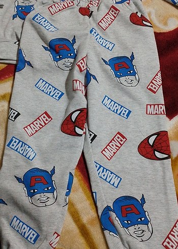 Marvel desenli gri çocuk pijama takımı - Görsel 2