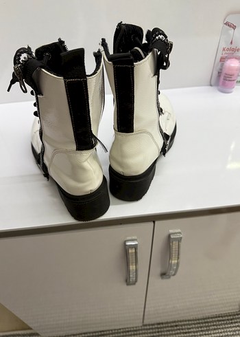 Beyaz Biker Bot - Görsel 3