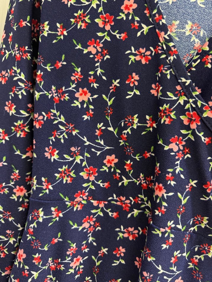 Koton Çiçek Desenli V Yaka Uzun Kollu Midi Elbise - Görsel 2