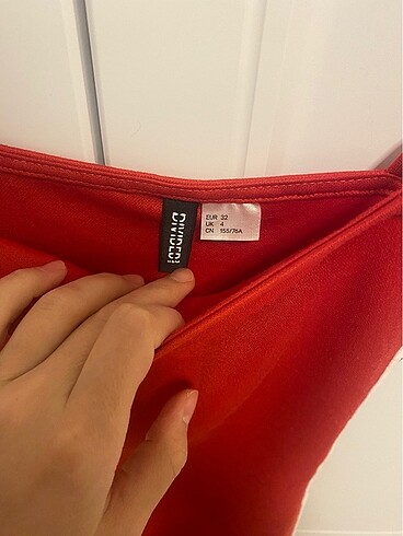 32 Beden H&M kırmızı elbise