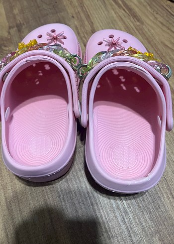 25 Beden Crocs Pembe Payetli Nakışlı Kız Terlik