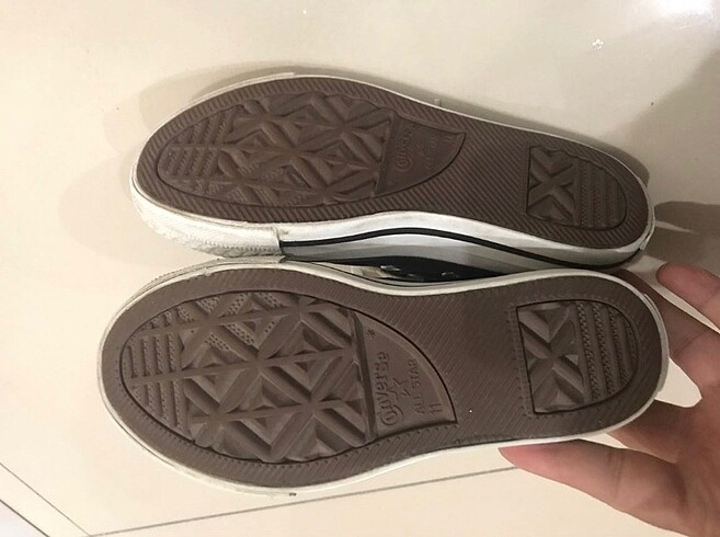28 Beden beyaz Renk Converse marka çocuk ayakkabısı