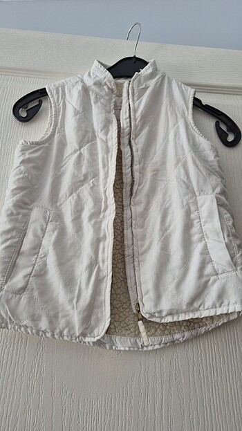 Yelek, fermuarı bozuk,lekeleri vardır. - Görsel 2