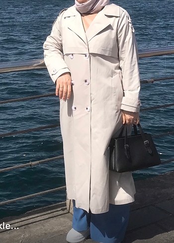 Bej Kumaşta Kuşaklı Uzun Trençkot - Görsel 2