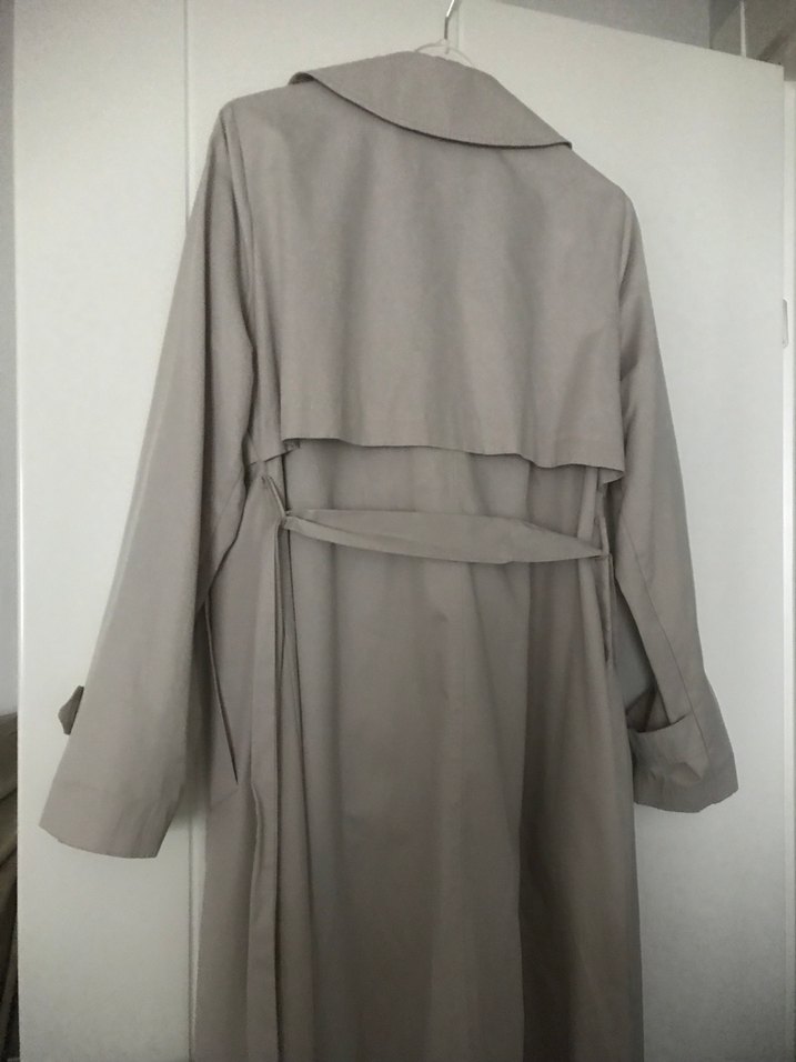 Bej Kumaşta Kuşaklı Uzun Trençkot - Görsel 4