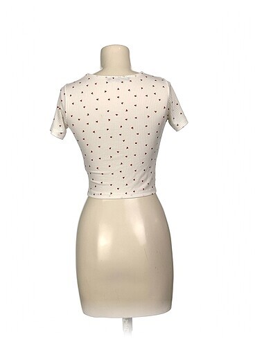 m Beden PreLoved T-shirt %70 İndirimli.