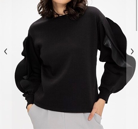 Zara model sweat