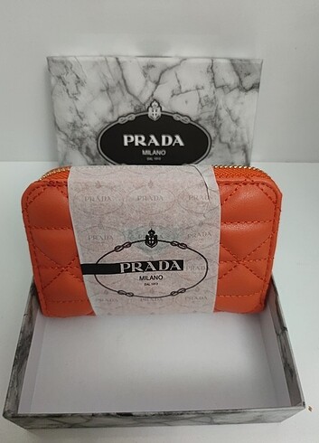  Beden turuncu Renk Prada kadın cüzdan 14X10X3 ölçülerinde birebirdir