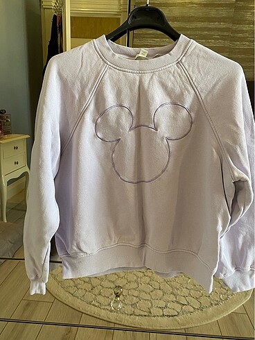 H&M sweatshirt