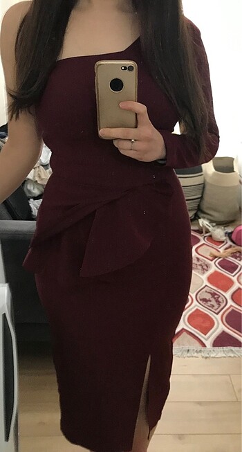 m Beden Zara model tek kol tek yırtmaçlı midi kalem elbise