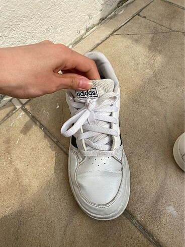 38 Beden beyaz Renk Adidas spor ayakkabi