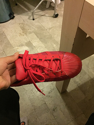 Adidas süperstar orijinal spor ayakkabı kırmızı 