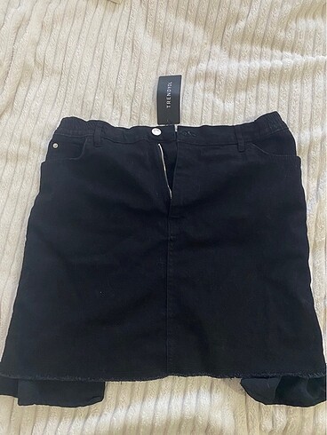 Siyah Cep Torba Detaylı Denim Kot Etek