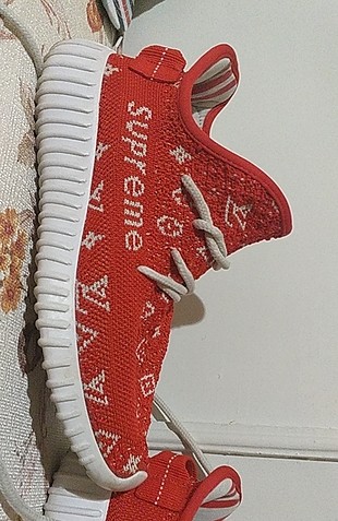 louis vuitton supreme yeezys