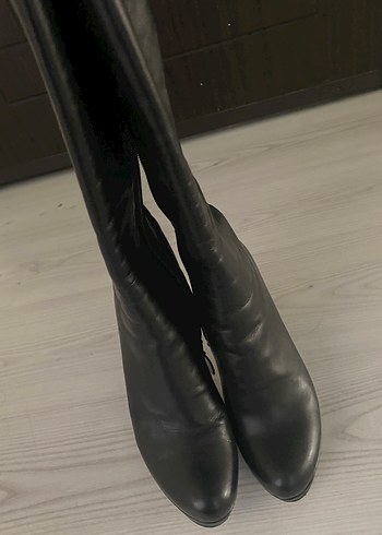 Diğer Kadın Siyah Deri Dizaltı Stiletto Çizme