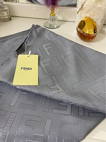 Fendi yakma şal