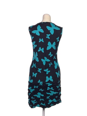 l Beden PreLoved Kısa Elbise %70 İndirimli.