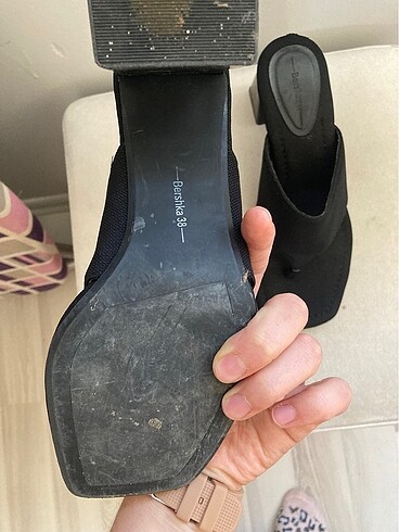 38 Beden siyah Renk Terlik