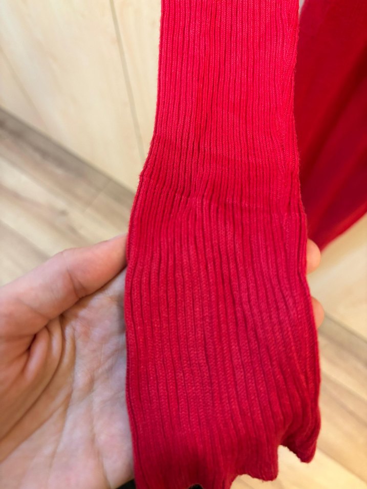 Kırmızı V Yakalı Uzun Triko Elbise - Görsel 2