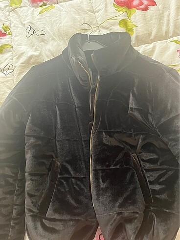 Kadife crop mont