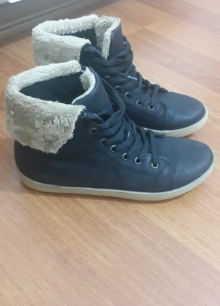 Siyah İçi polar Ayakkabi
