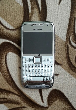 Nokia E71 cep telefonu