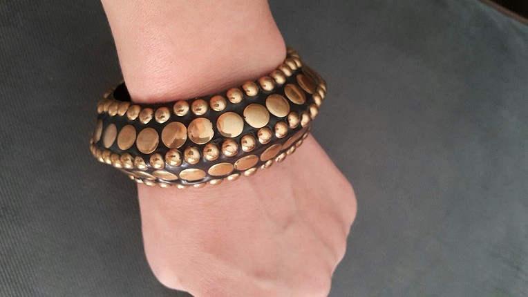 #mango ahşap üzeri metal plakalardan oluşan bilezik