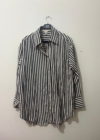 H&M Düğmeli Siyah Beyaz Çizgili Uzun Kollu Gömlek